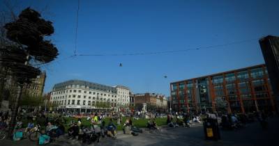 Around 20 people involved in 'knife' fight in Piccadilly Gardens - www.manchestereveningnews.co.uk