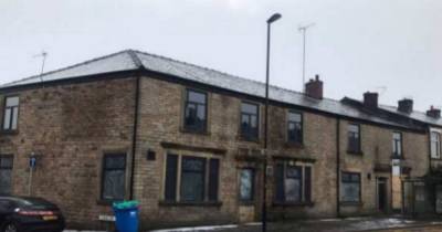Decision on controversial plans to turn pub into homeless hostel delayed after councillors told neighbours were 'frightened' - www.manchestereveningnews.co.uk