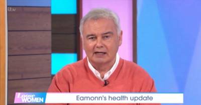 Eamonn Holmes issues health update to fans as he's left using a crutch - www.manchestereveningnews.co.uk
