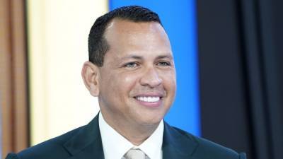 Alex Rodriguez Shares His Transformation and Declares He Left the 'Dad Bod' in 2020 - www.etonline.com