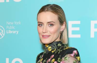 ‘Pam & Tommy’: Taylor Schilling Joins Cast Of Hulu Limited Series; Spenser Granese & Mozhan Marnò To Recur - deadline.com