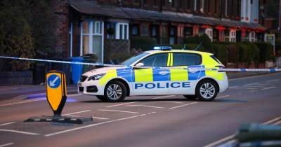 Large police cordon after man assaulted in Dukinfield - www.manchestereveningnews.co.uk