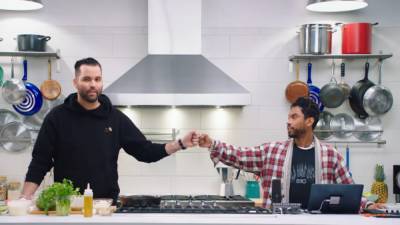 How to Make Miguel and Jeremy Fall's Savory South of the Border Shakshuka (Exclusive) - www.etonline.com - city Venice
