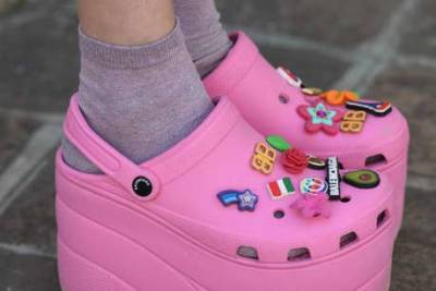 Crocs: How fashion’s most divisive shoe became a major trend - www.msn.com