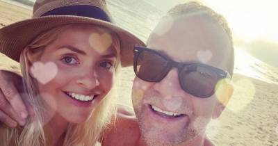 Holly Willoughby outs husband for 'annoying' prank involving wine that interrupted Zoom calls - www.manchestereveningnews.co.uk