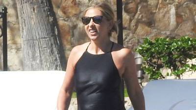 Sarah Michelle Gellar Soaks In The Rays In A Tankini While On Birthday Trip With Lauren Conrad - hollywoodlife.com - Mexico - county Ray