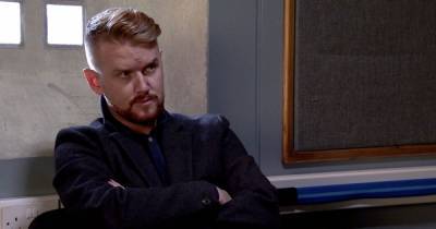 Corrie fans full of questions after seeing Gary Windass still in prison - www.manchestereveningnews.co.uk