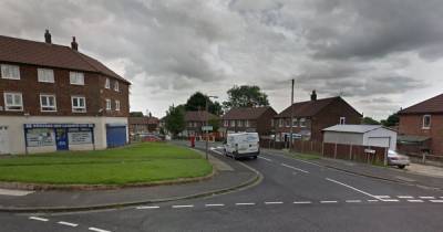 Man stabbed after large group involved in early hours street brawl - www.manchestereveningnews.co.uk