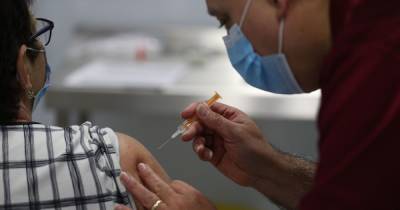 Over 40s can now book a Covid vaccine - here's how to get your jab - www.manchestereveningnews.co.uk