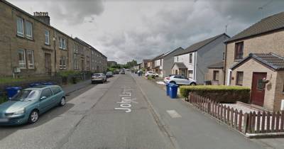 Man arrested after cops find drugs worth £273k in raid in Johnstone - www.dailyrecord.co.uk