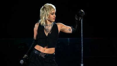 Miley Cyrus Belts Out Queen Hits at NCAA Final Four Concert - www.etonline.com - city Indianapolis