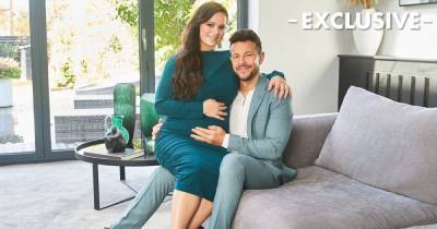 Steps singer Lee Latchford Evans and wife reveal baby gender in adorable video - www.ok.co.uk