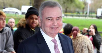 Eamonn Holmes gets in physio session in preparation for This Morning return after chronic back pain - www.ok.co.uk
