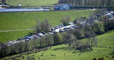 Dovestone warning as car parks rammed again with visitors flocking to beauty spots - www.manchestereveningnews.co.uk - Manchester
