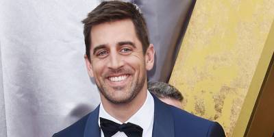 Aaron Rodgers Rewatched Episodes of Alex Trebek Hosting 'Jeopardy!' To Prepare For His Own Hosting Gig - www.justjared.com
