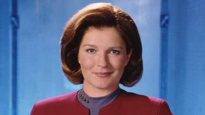 Here's Your First Look at Kate Mulgrew's Captain Janeway in 'Star Trek: Prodigy' - www.etonline.com
