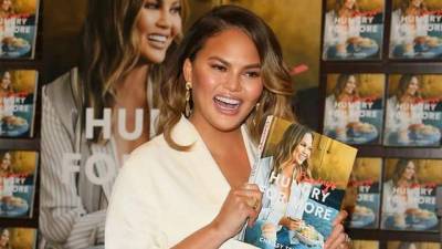 ‘Cravings’ author Chrissy Teigen is done with dieting: ‘I eat things when I want them’ - www.foxnews.com