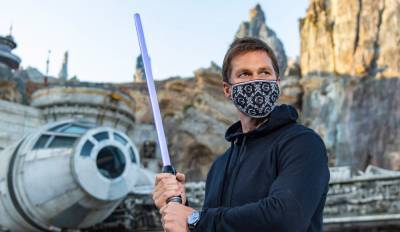 Tom Brady Becomes a Jedi During a Family Trip to Disney World! - www.justjared.com - Florida - Lake - county Buena Vista