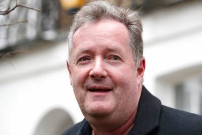 Piers Morgan Gets In Nasty Twitter War Of Words With David Simon Over Tucker Carlson Interview - deadline.com - Britain