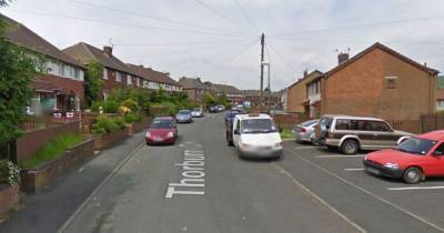 Armed police called to housing estate after man stabbed in fight - www.manchestereveningnews.co.uk - Manchester
