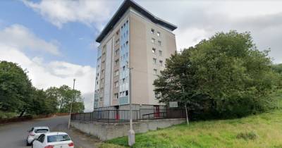 Police race to block of flats in Glasgow after body of woman found - www.dailyrecord.co.uk - Scotland