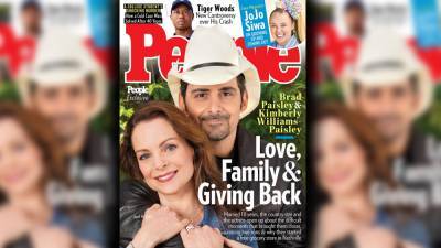Brad Paisley And Kimberly Williams-Paisley Journal Their ‘Meaningful Moments’ - etcanada.com