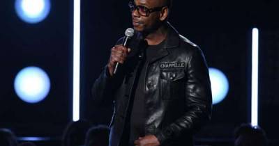 Dave Chappelle reveals celebrities left 'dirty notes' at the White House for Trump staff - www.msn.com