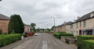Police launch manhunt after brutal hit and run in Edinburgh suburb - www.dailyrecord.co.uk