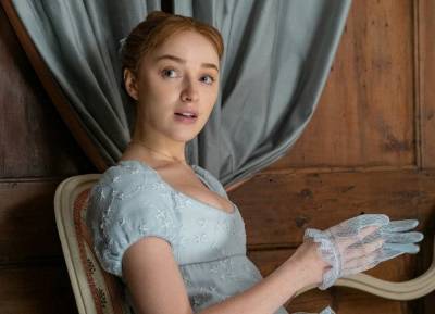 Phoebe Dynevor is unrecognisable in first look at new movie The Colour Room - evoke.ie