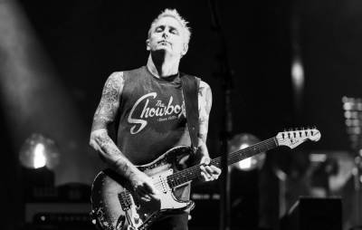 Pearl Jam’s Mike McCready teams with Fender to release limited edition guitar - www.nme.com