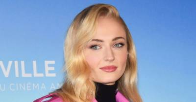 Sophie Turner Debuts Estimated $2,000 ‘Willa’ Diamond Necklace to Honor Her Daughter - www.usmagazine.com