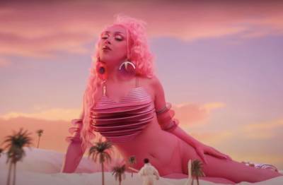 Doja Cat Is Out Of This World In New Video For ‘Kiss Me More’, Featuring SZA - etcanada.com