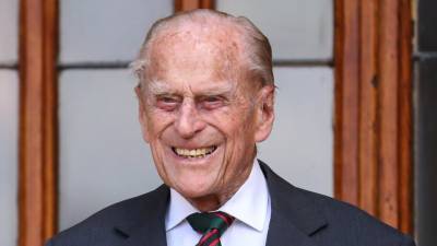 Prince Philip Wishes For a ‘No Fuss’ Funeral Already Made Arrangements Before His Death - stylecaster.com - county Hall