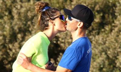 Alessandra Ambrosio Bites New Boyfriend Richard Lee's Lip During PDA-Filled Beach Day - www.justjared.com - Santa Monica