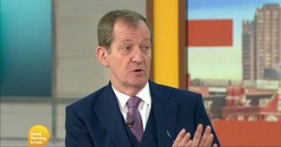 Alastair Campbell makes debut as new GMB host and divides viewers – as some spot his 'annoying' habit - www.ok.co.uk - Britain