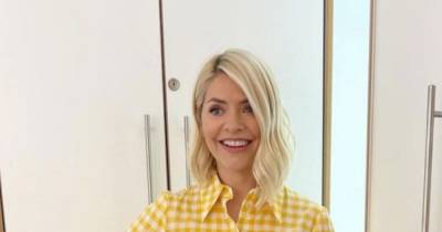 Holly Willoughby looks gorgeous in one of this season's hottest trends for her presenting duties on This Morning - www.ok.co.uk