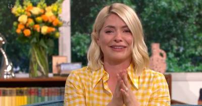 Holly Willoughby defended by fans as This Morning viewers tell her to 'grow up' after ending interview in tears - www.manchestereveningnews.co.uk
