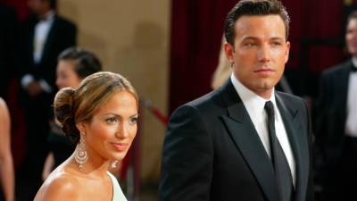A Complete Timeline of Jennifer Lopez and Ben Affleck's Relationship - www.glamour.com
