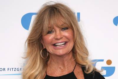 Goldie Hawn Opens Up About Battling Depression Early In Her Career - etcanada.com - Britain - county Early