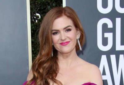 Isla Fisher accuses Mark Zuckerberg of profiting from ‘lies that cost lives’ - www.msn.com