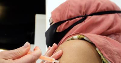 People in their late 30s invited to book coronavirus vaccinations from Thursday - www.manchestereveningnews.co.uk
