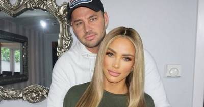 Katie Price's fiancé Carl Woods scared past steroid use could stop couple having baby as they plan IVF - www.ok.co.uk