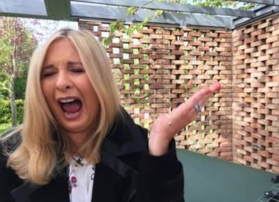 Laura Woods captured the unfortunate moment a chick ‘pooped’ on her - evoke.ie - Ireland