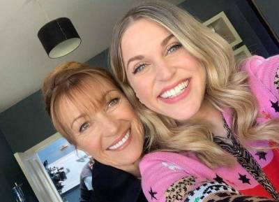 Amy Huberman hid in her trailer with nerves before meeting co-star Jane Seymour - evoke.ie - Hollywood - Ireland - Dublin