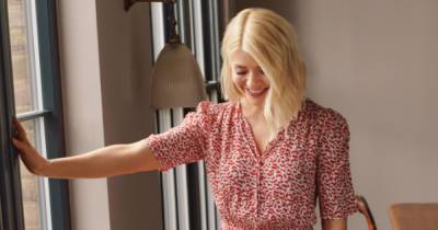 M&S shoppers obsessed with detail on Holly Willoughby's 'perfect £39 summer dress' - www.manchestereveningnews.co.uk