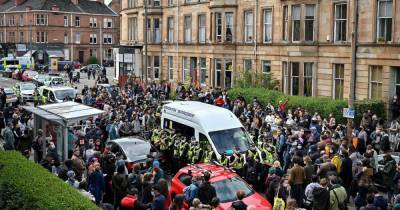 Nicola Sturgeon 'deeply concerned' as protesters block immigration van over raid in Glasgow - www.dailyrecord.co.uk