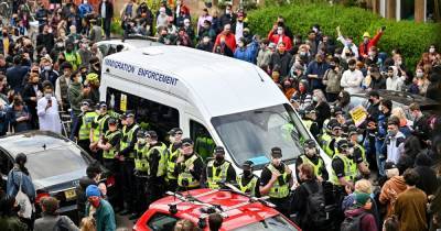 Anti-deportations group issues guide on how to prevent immigration raids after Glasgow protest - www.dailyrecord.co.uk
