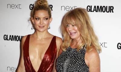 Kate Hudson matches Goldie Hawn in striped bikini during family vacation - hellomagazine.com