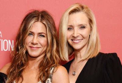 Lisa Kudrow says her son once thought Jennifer Aniston was his mother - www.msn.com
