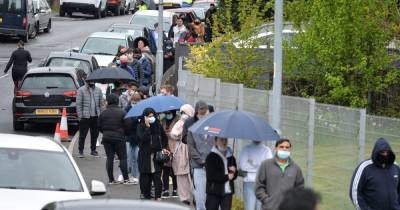 Huge queues as thousands in Bolton rush to get vaccinated at mobile site - www.manchestereveningnews.co.uk - India